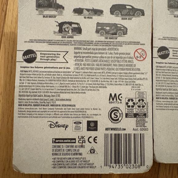 Hot Wheels Disney Classics - ALADDIN Boom Box | PETER PAN Baja Hauler - Picture 5 of 8